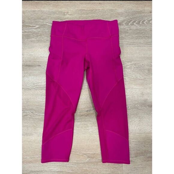 Athleta Capri Leggings Women's Medium Purple Mesh Powerfully Invigorate Stretch - Picture 1 of 8